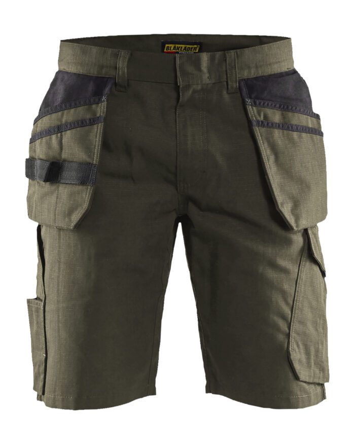Short maintenance avec poches flottantes